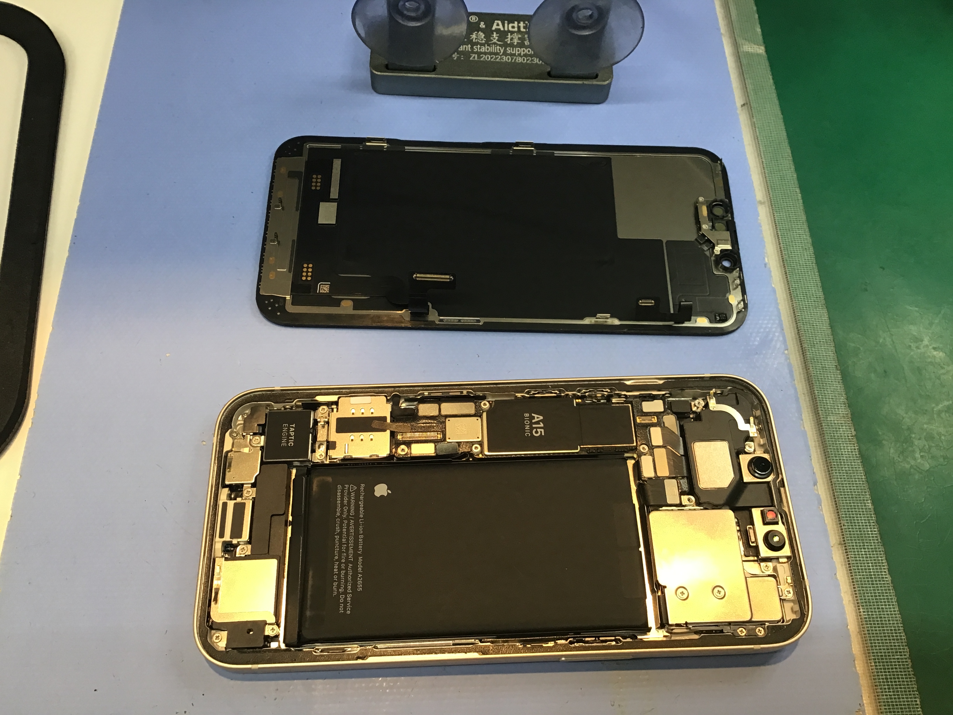 iPhone８のバッテリー交換は、データそのまま・即日修理のスマホ修理工房京王聖蹟桜ヶ丘ショッピングセンターB館店へ！